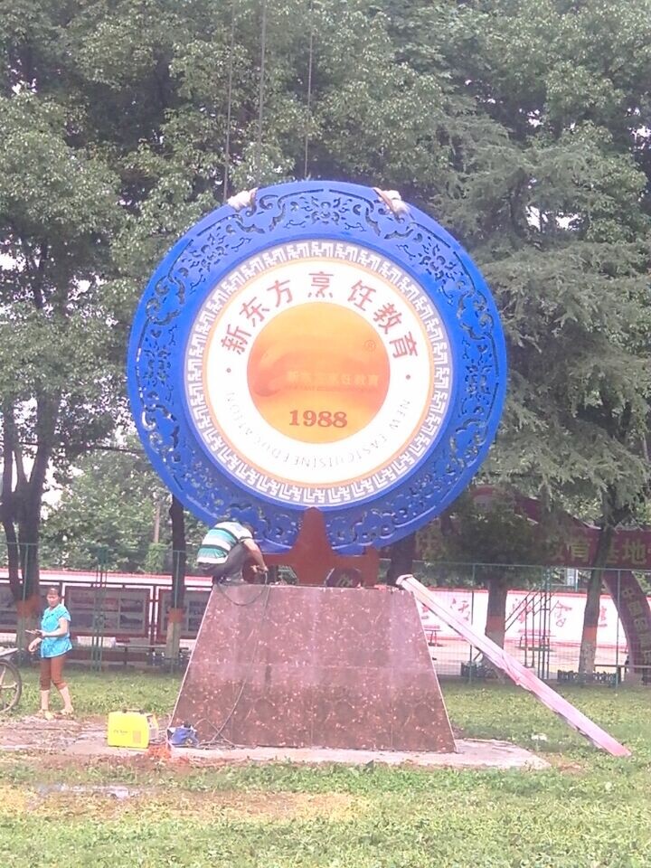 校園不銹鋼雕塑 不銹鋼雕塑 人物雕塑 校園不銹鋼雕塑 不銹鋼雕塑 人物雕塑